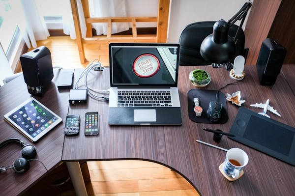Informatique : 5 stratégies pour maîtriser les défis technologiques